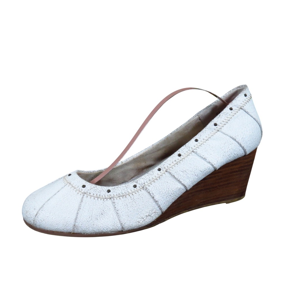 Seychelles Women Wedge Pump Size 8.5 Casual Dress White Crackled Leather Studded